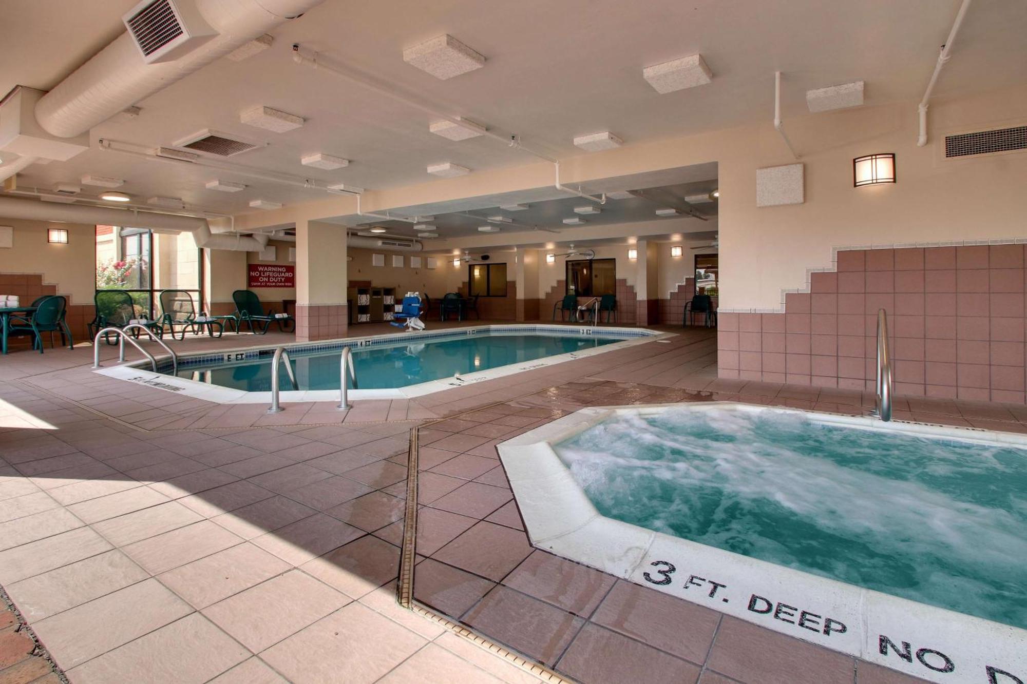 Drury Inn & Suites โบว์ลิงกรีน ภายนอก รูปภาพ