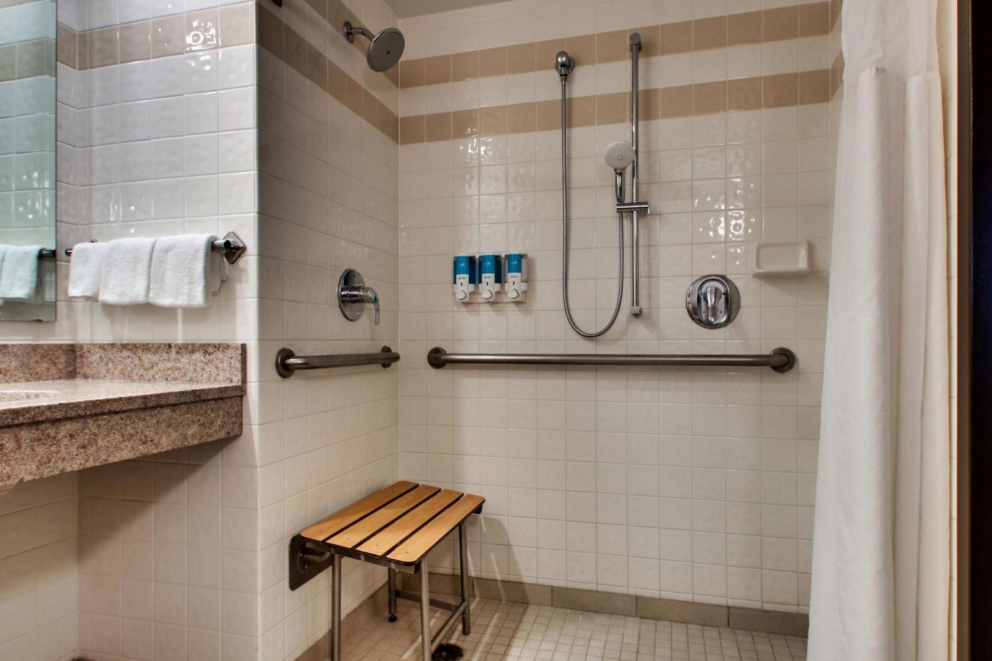 Drury Inn & Suites โบว์ลิงกรีน ภายนอก รูปภาพ