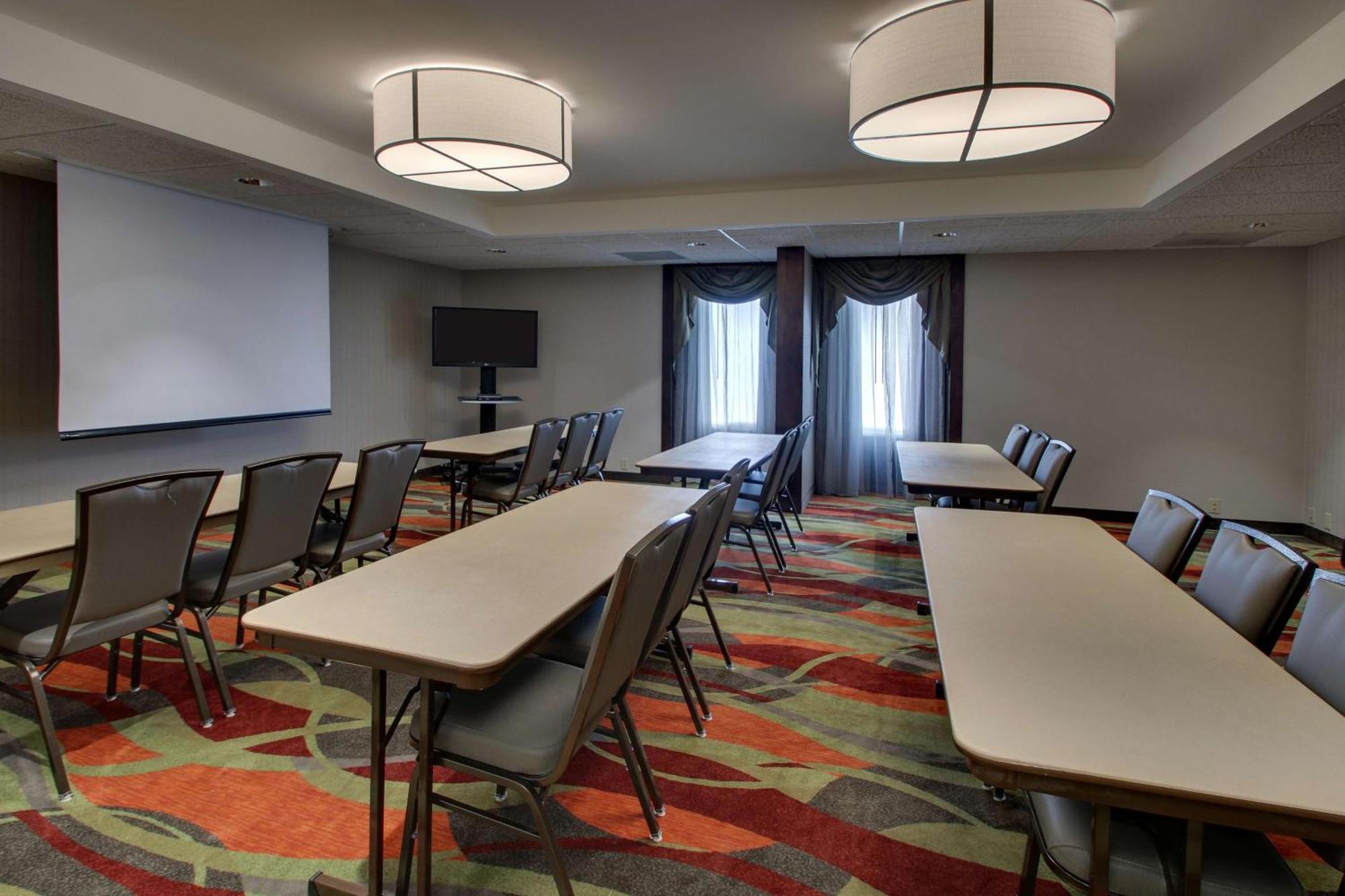 Drury Inn & Suites โบว์ลิงกรีน ภายนอก รูปภาพ