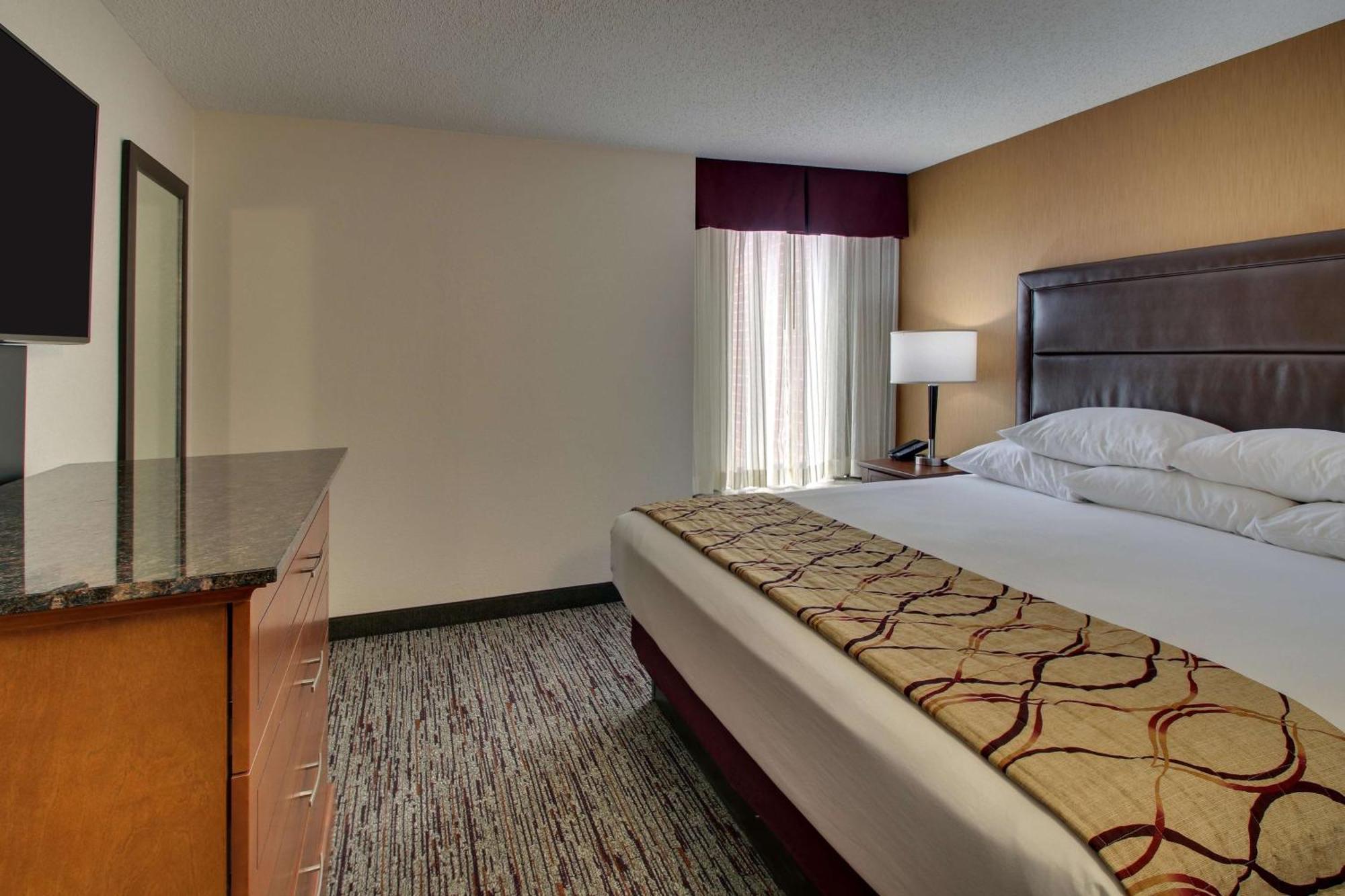 Drury Inn & Suites โบว์ลิงกรีน ภายนอก รูปภาพ