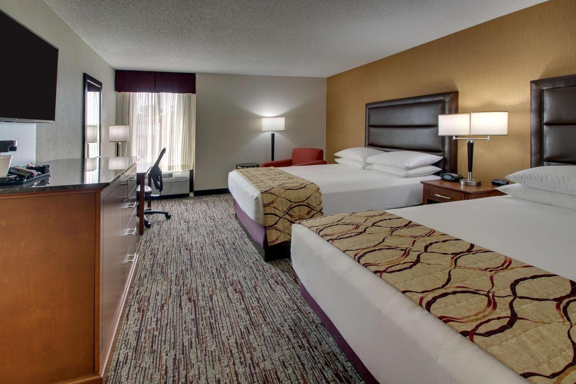 Drury Inn & Suites โบว์ลิงกรีน ภายนอก รูปภาพ