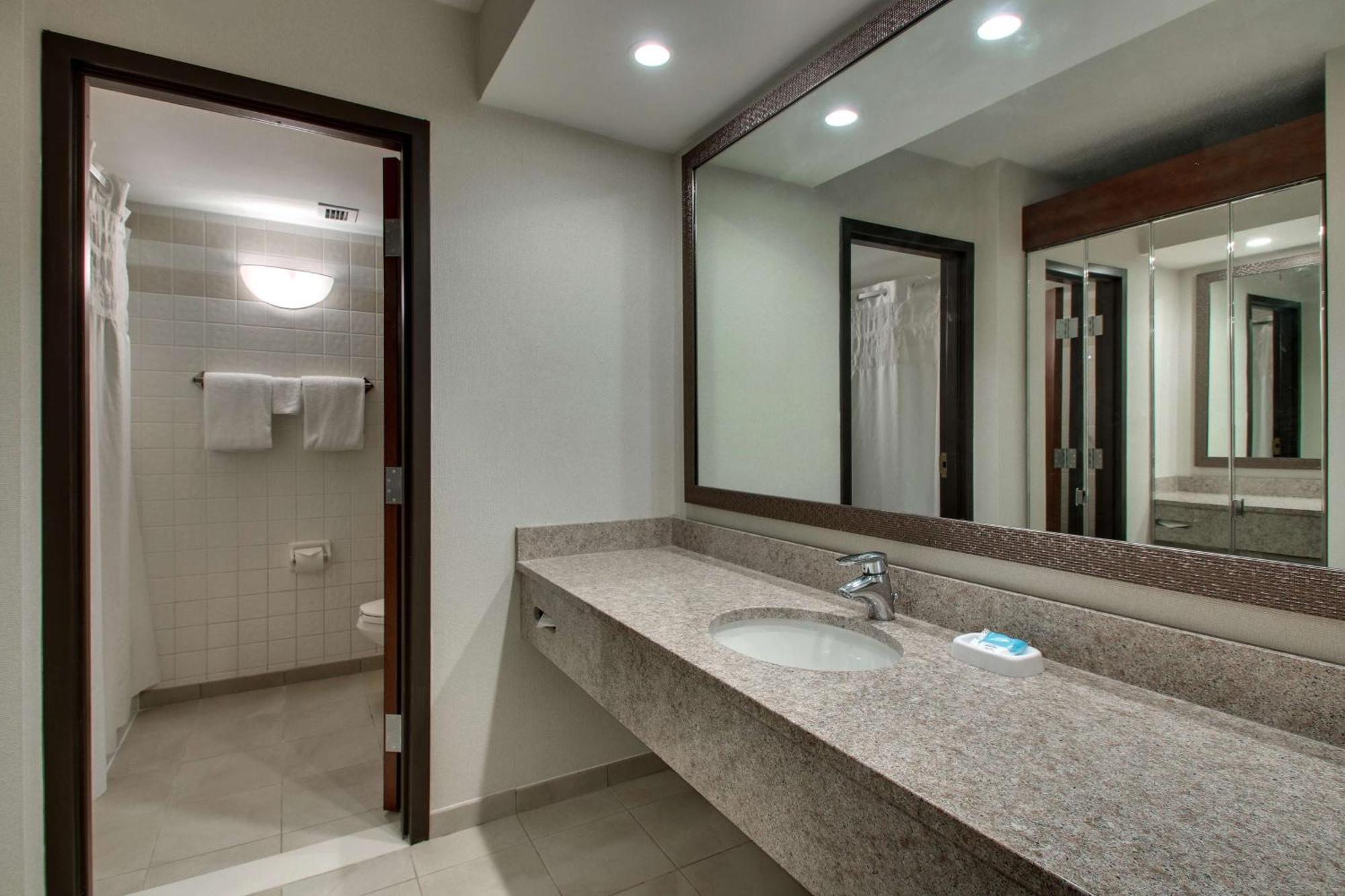 Drury Inn & Suites โบว์ลิงกรีน ภายนอก รูปภาพ