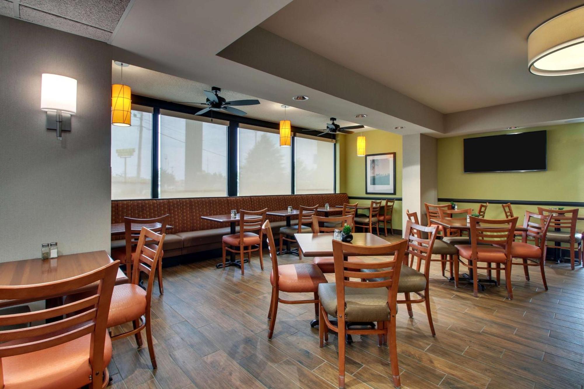 Drury Inn & Suites โบว์ลิงกรีน ภายนอก รูปภาพ