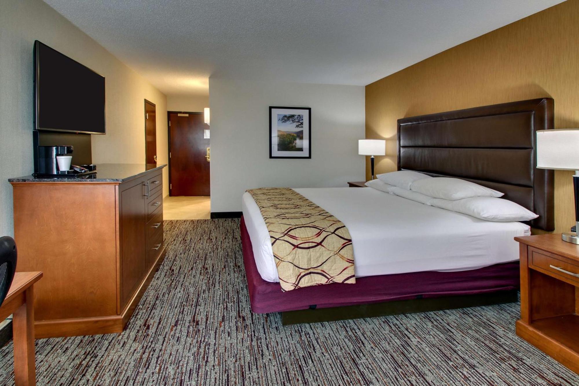 Drury Inn & Suites โบว์ลิงกรีน ภายนอก รูปภาพ
