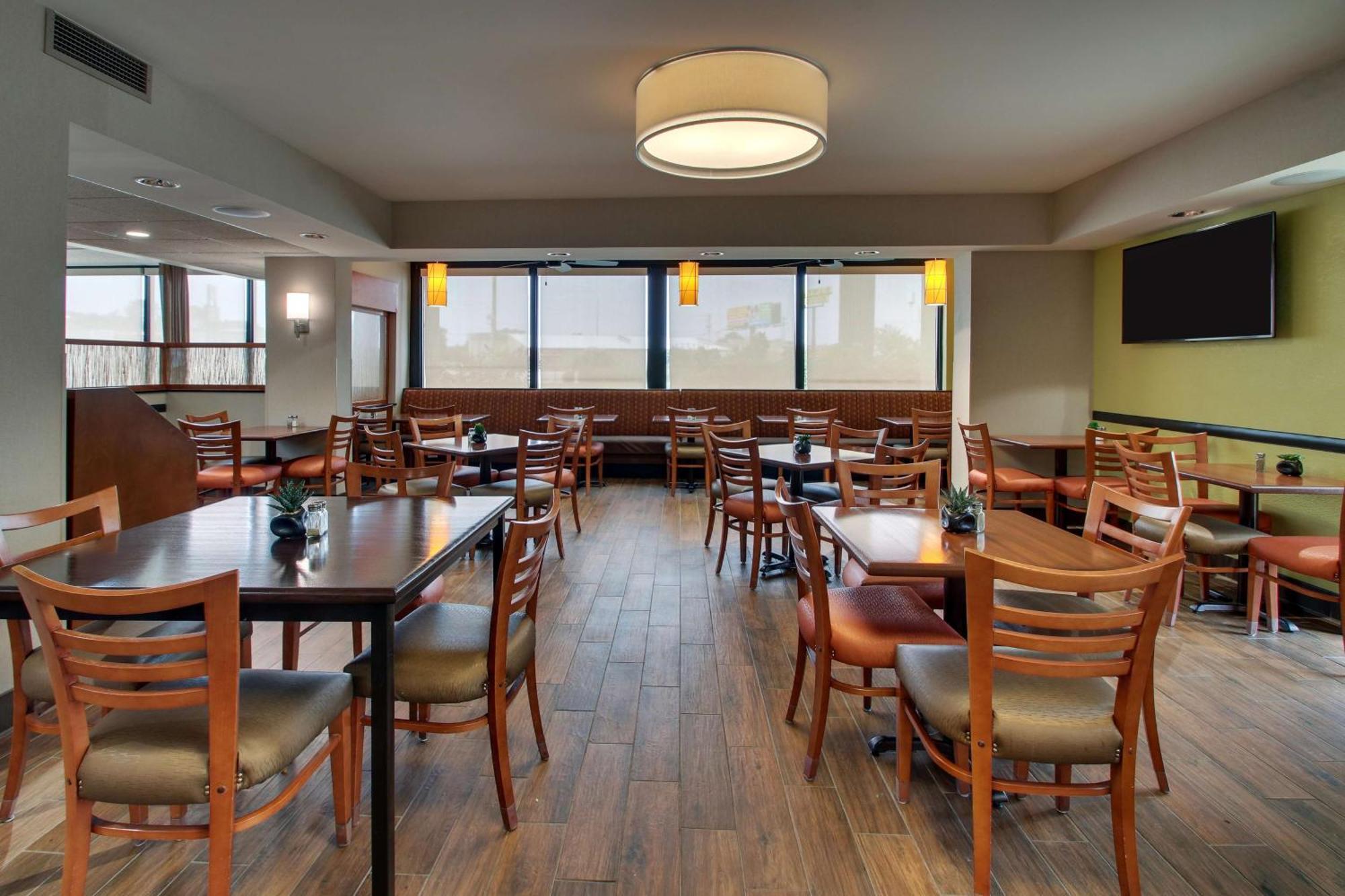 Drury Inn & Suites โบว์ลิงกรีน ภายนอก รูปภาพ