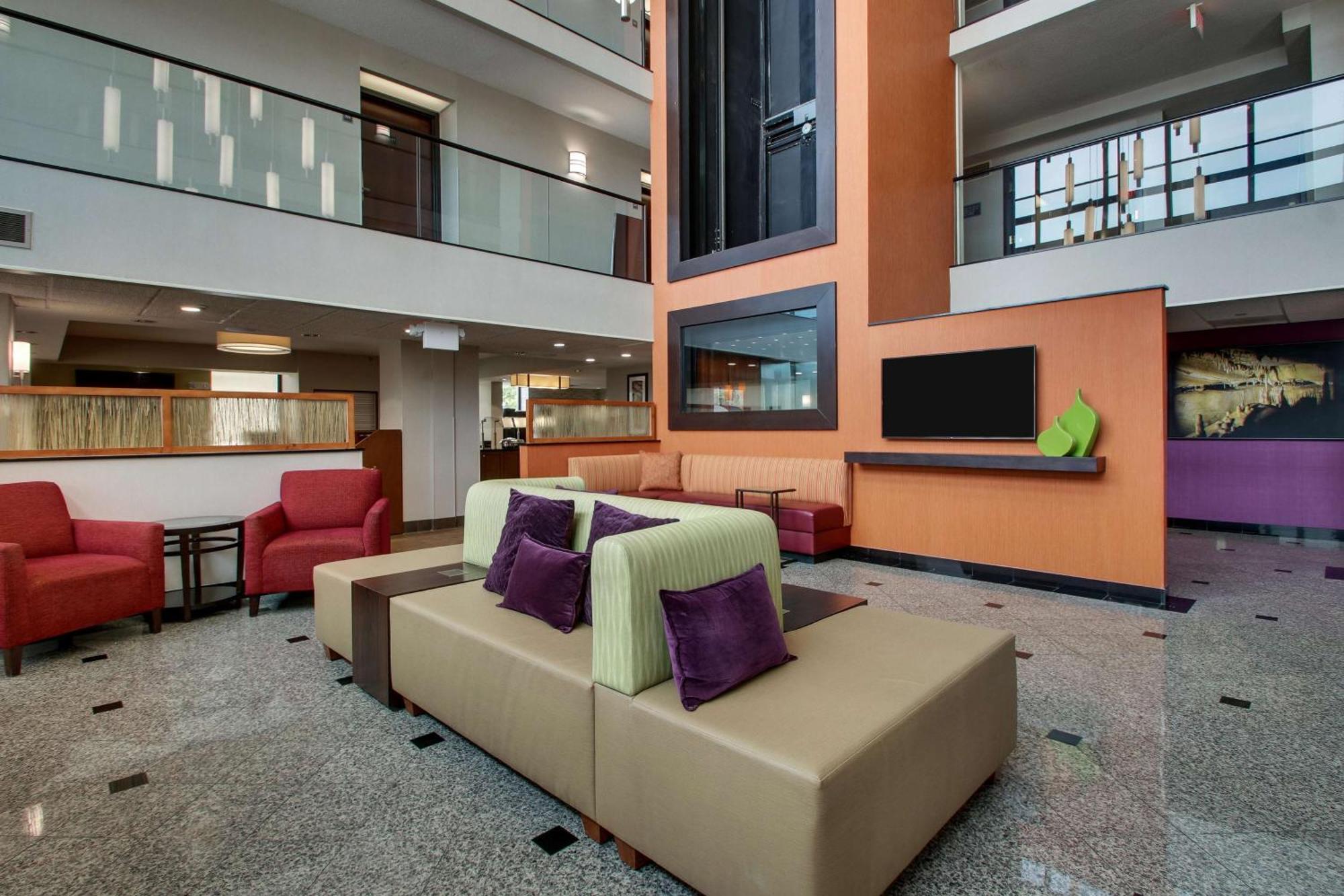 Drury Inn & Suites โบว์ลิงกรีน ภายนอก รูปภาพ