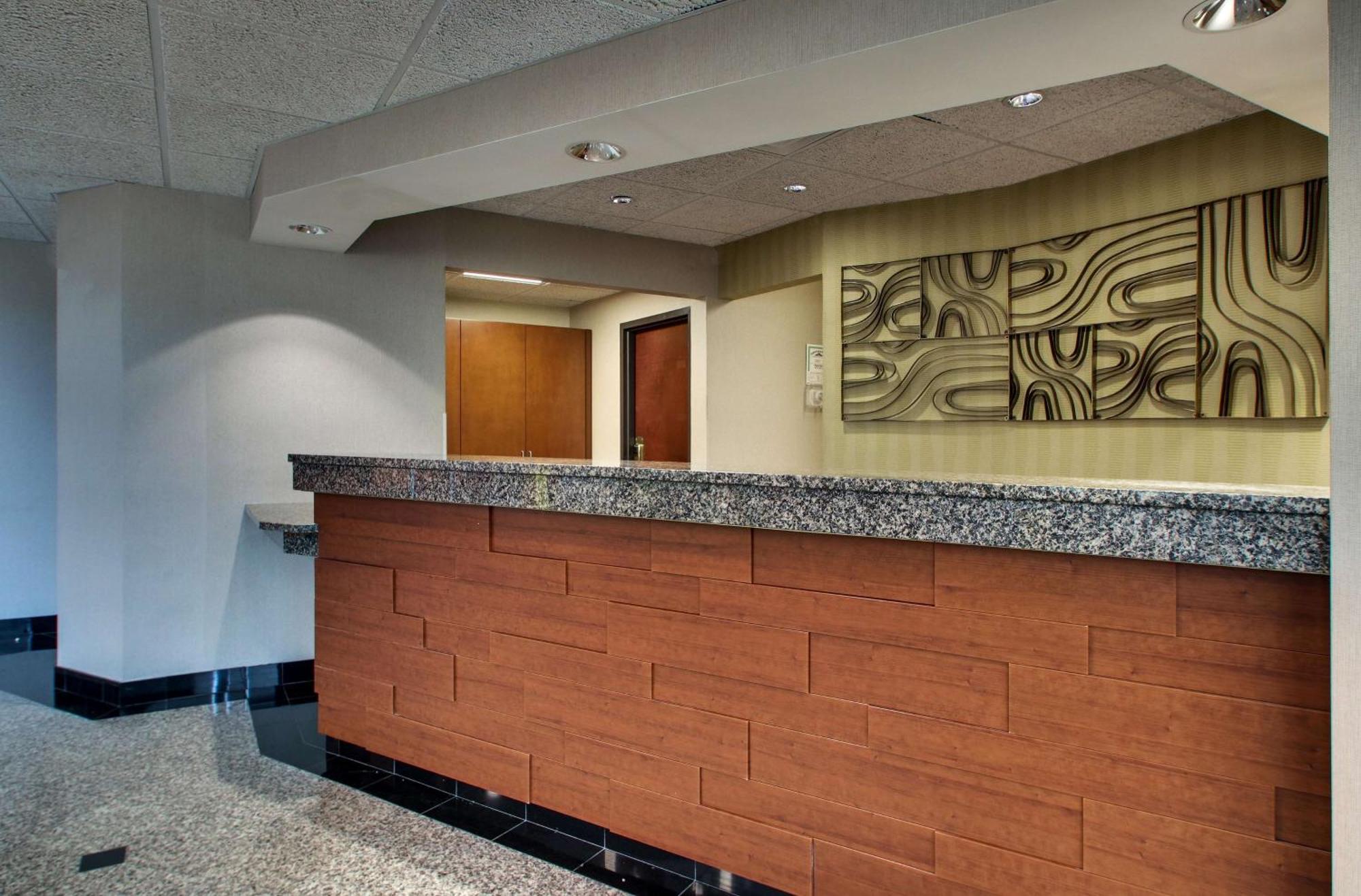 Drury Inn & Suites โบว์ลิงกรีน ภายนอก รูปภาพ