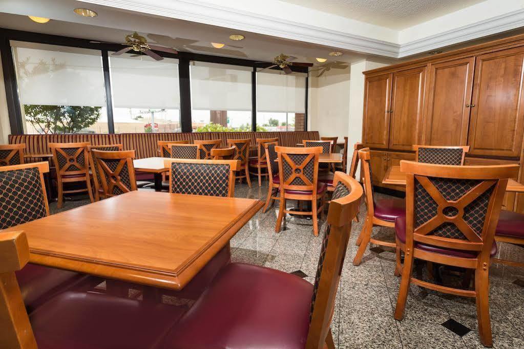 Drury Inn & Suites โบว์ลิงกรีน ภายนอก รูปภาพ