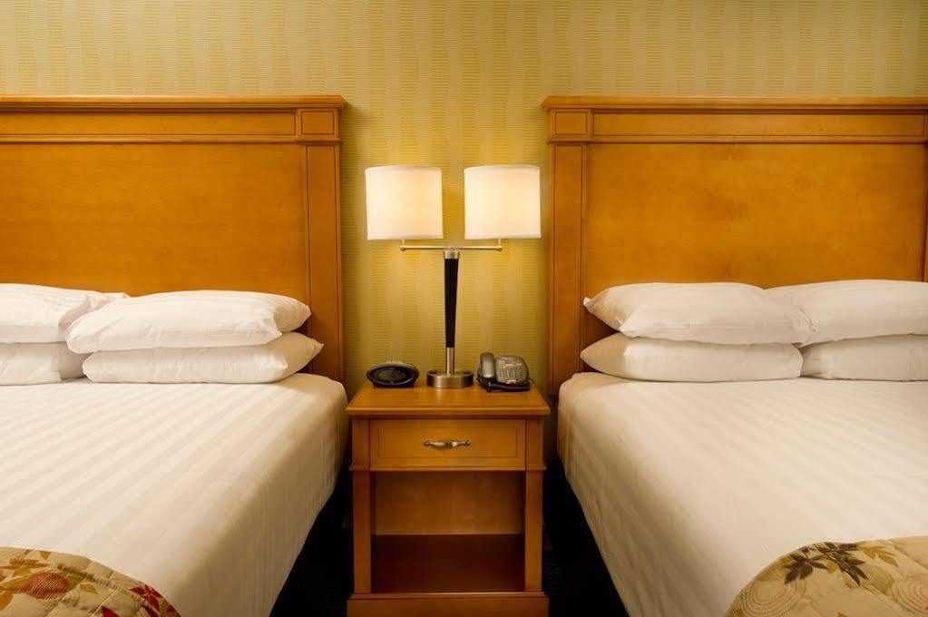 Drury Inn & Suites โบว์ลิงกรีน ภายนอก รูปภาพ